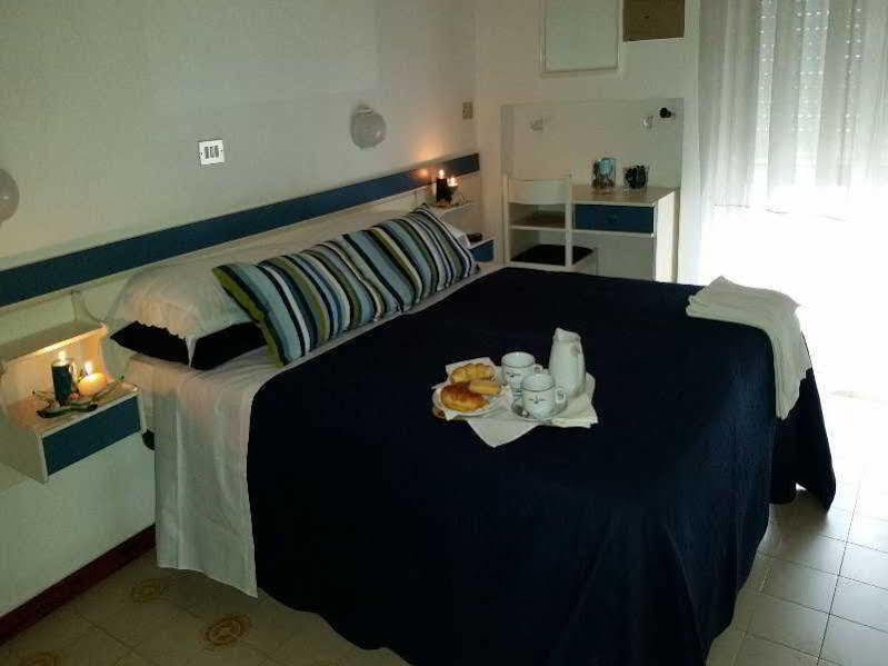 Hotel Venus Bellaria-Igea Marina Exterior foto